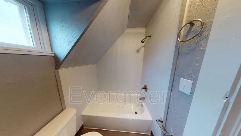 Butler Condo: 210.5 E Walnut St