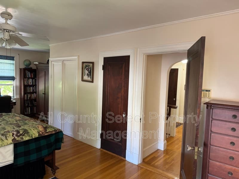 Beverly House: 38 Baker Ave
