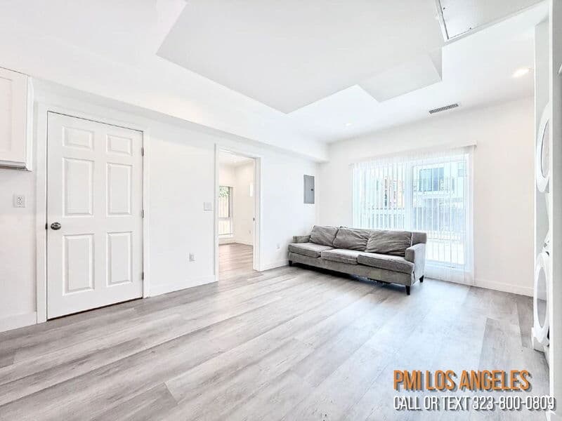 Los Angeles Condo: 1258 Leighton Avenue