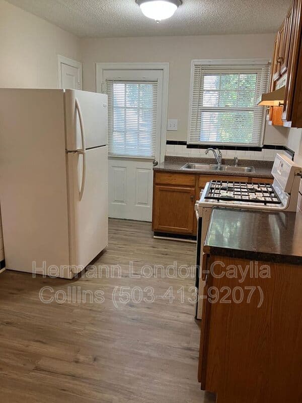 Saint Louis House: 7117 Seymour Dr