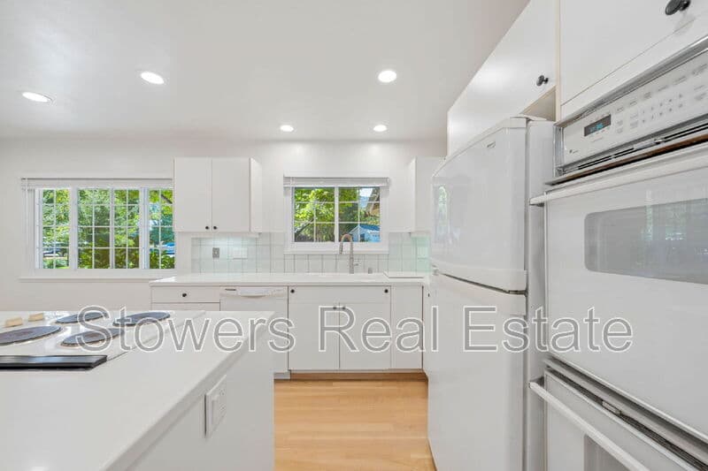 Danville House: 132 Glen Ct