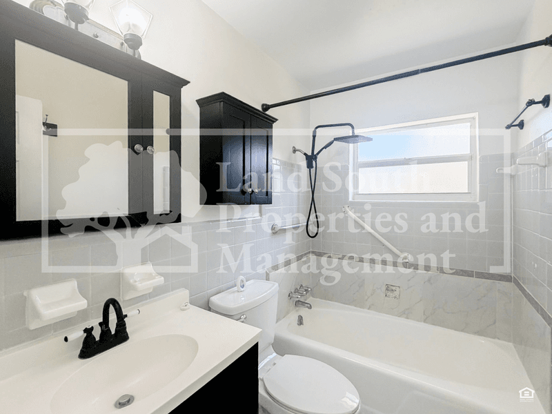 Lakeland House: 520 McKay Court