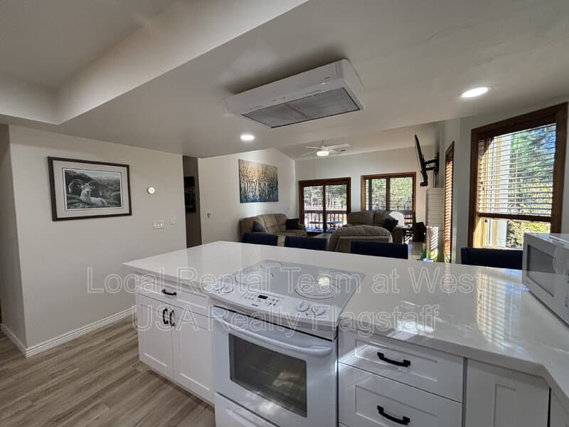 Flagstaff House: 2340 N Plateau Dr