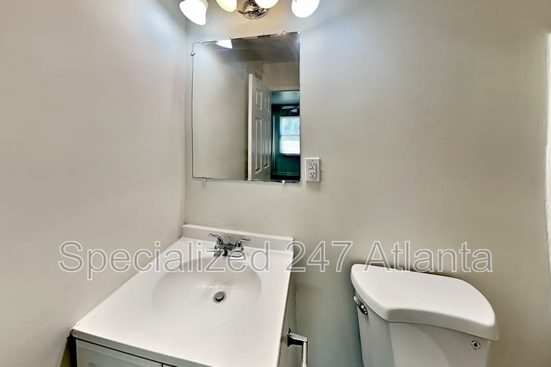 Atlanta House: 232 Chappell Rd NW