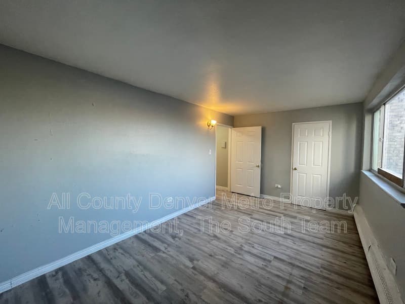 Aurora Condo: 1590 Clinton St