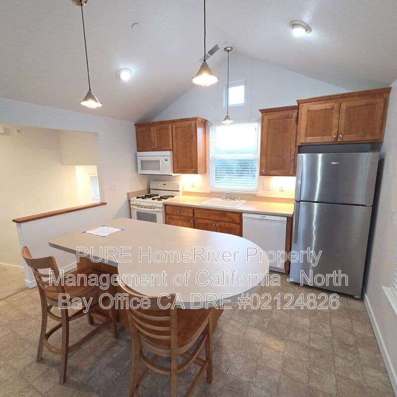 Petaluma House: 2 Raymond Heights