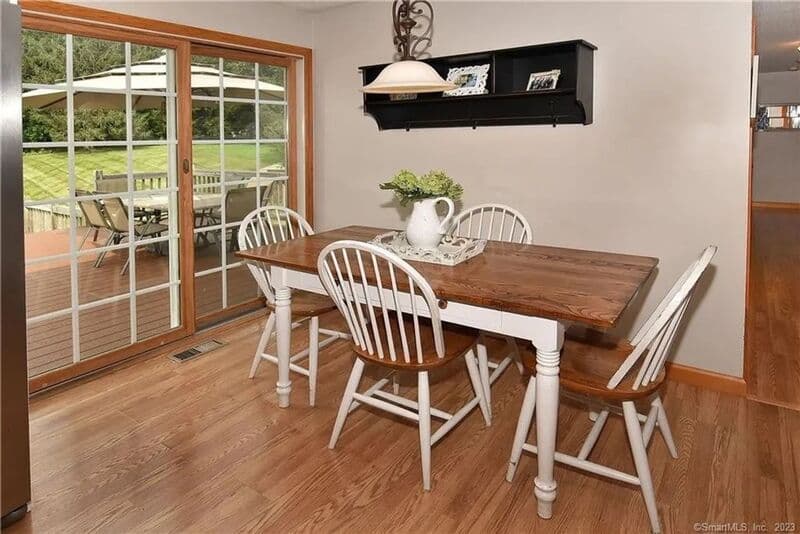 Enfield House: 281 Abbe Rd
