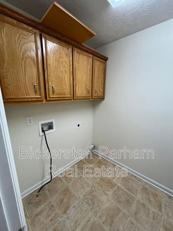 Hamilton House: 130 Mobley Court