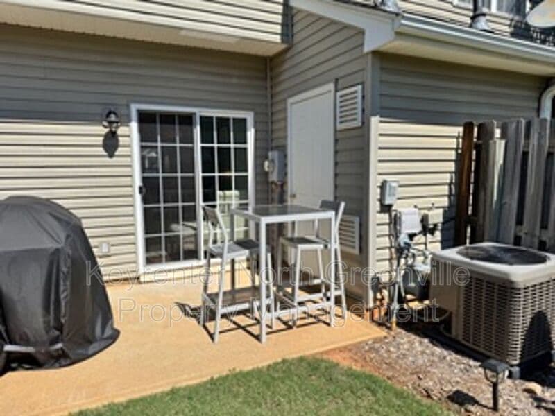 Greenville House: 612 Graythorn Ln