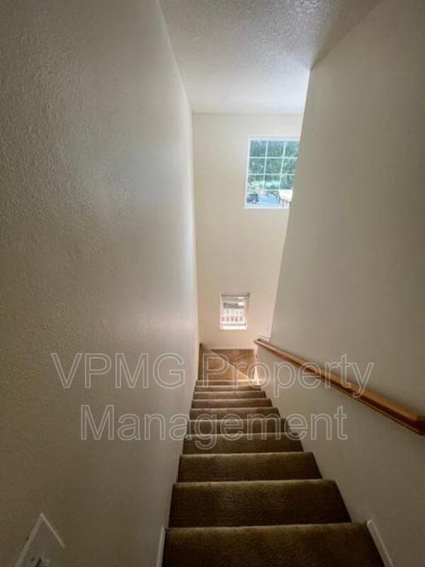 Vancouver House: 6402 NE 139th Ct