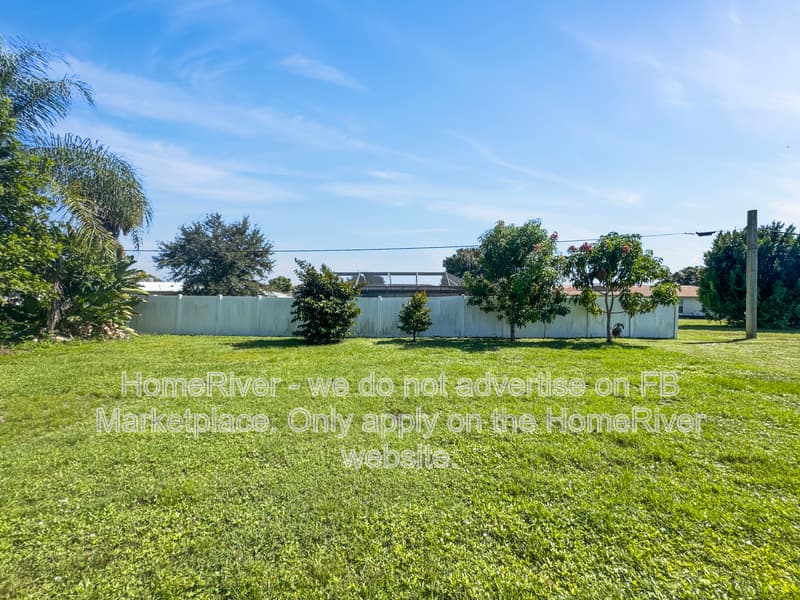 Port Charlotte House: 2496 Beacon Dr