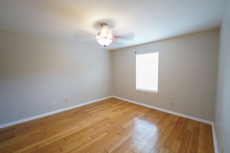 Savannah Condo: 211 Edgewater Rd