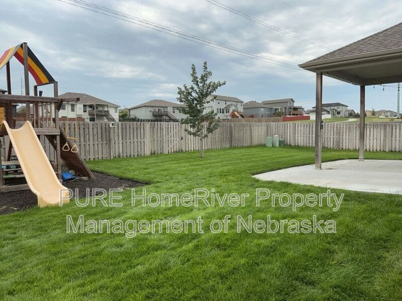 Papillion House: 11910 S 112th St