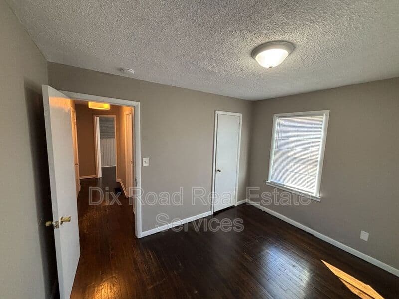 Hamilton House: 1255 Hooven Avenue