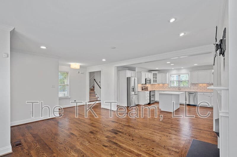 Charlotte House: 430 Iverson Way