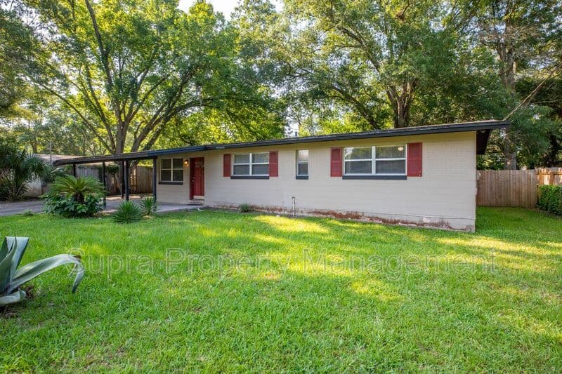 Jacksonville House: 6722 Frye Ave