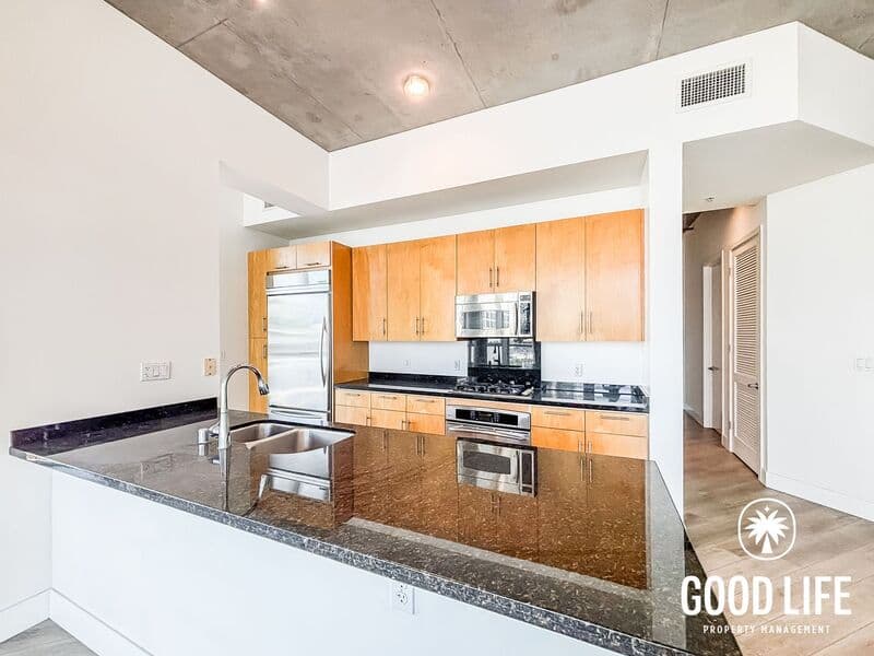 San Diego Condo: 527 10th Ave