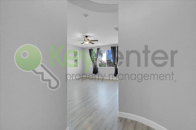 Lincoln House: 1740 Allenwood Circle