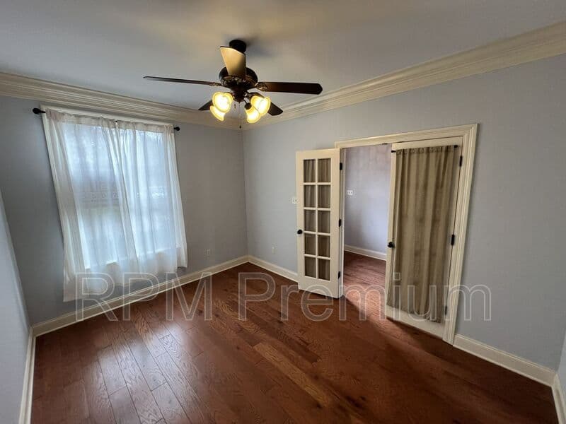 Zachary House: 7335 Oakview Dr.