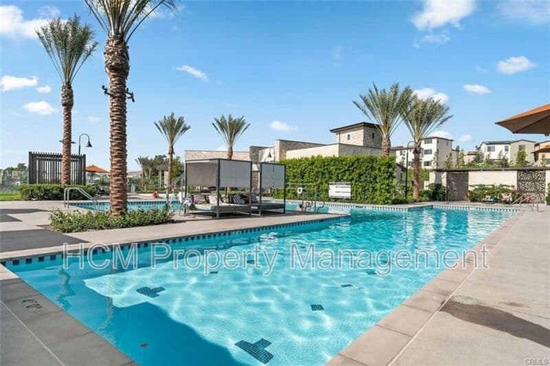 Lake Forest House: 437 Palermo