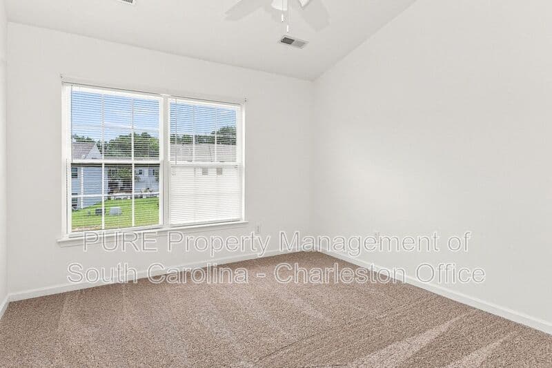 Goose Creek House: 240 Jackson St