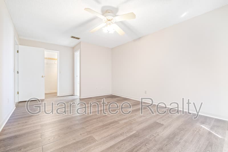 Winter Haven House: 1611 High Point Court Southwest