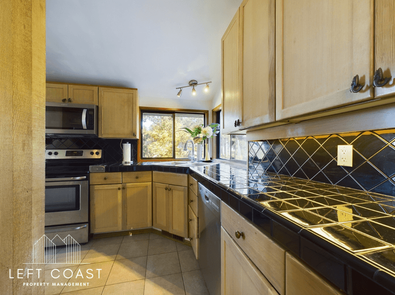 Lincoln City House: 132 Salishan Drive