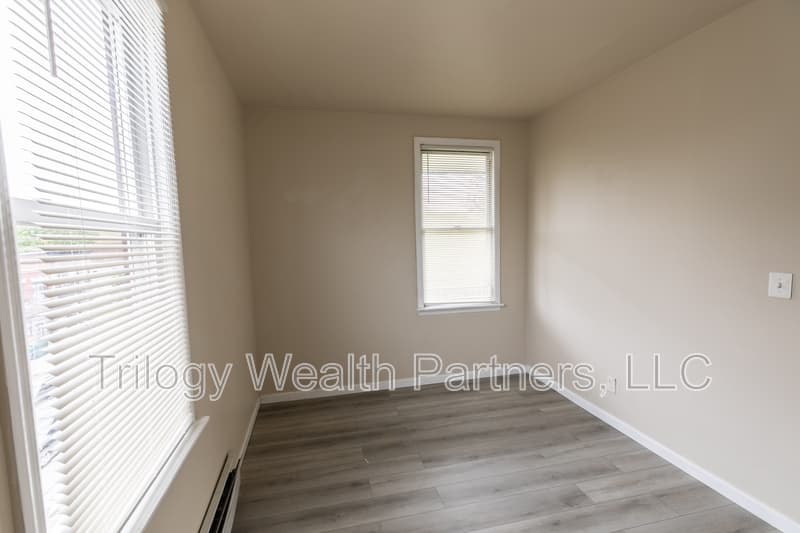 Orange Condo: 154 Taylor St. - 3