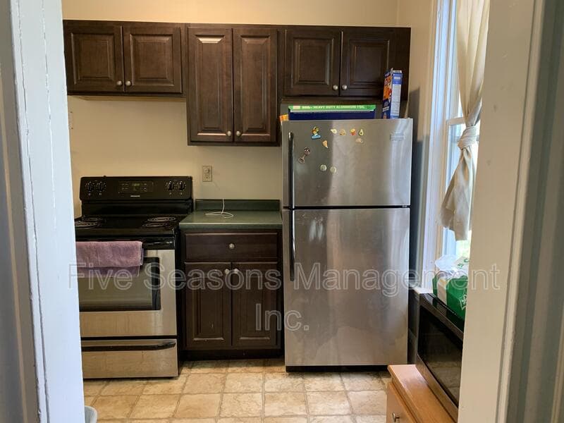 Burlington Condo: 122 Buell st - A