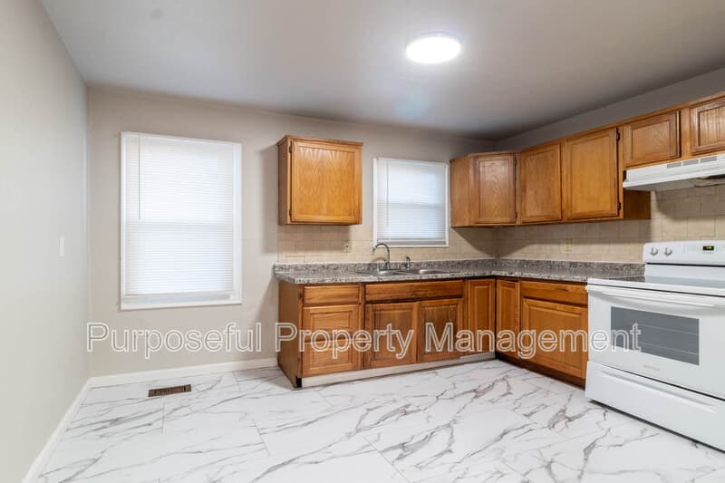 Del City House: 4017 Southeast 23rd Street