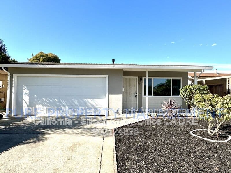 Watsonville House: 555 Bridge Street