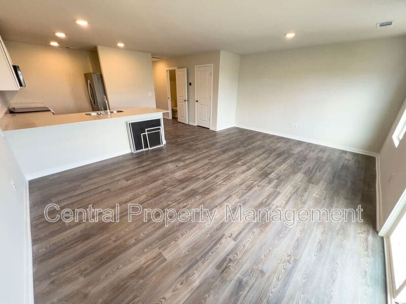 Spartanburg House: 6018 Tavener Drive