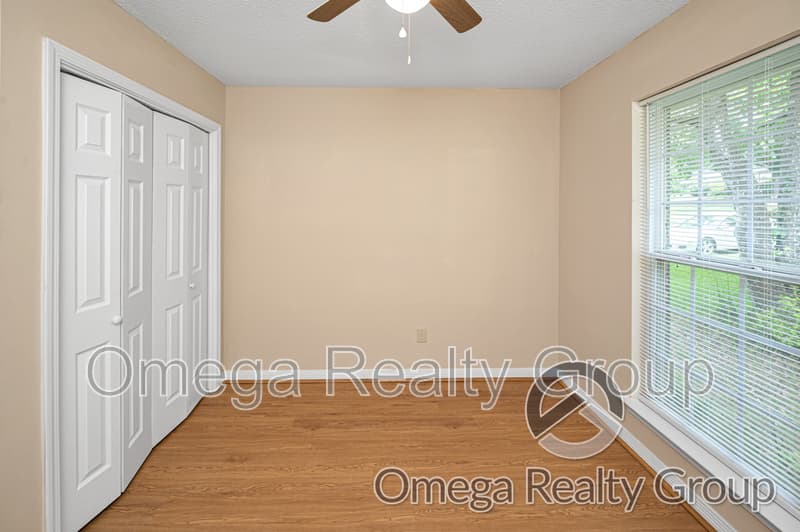 Mobile House: 4267 Springview Dr