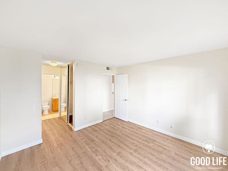La Mesa Condo: 5425 Lake Murray Blvd