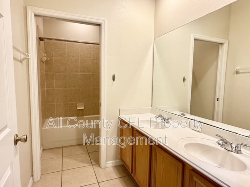Orlando Townhome: 1972 Island Walk Drive