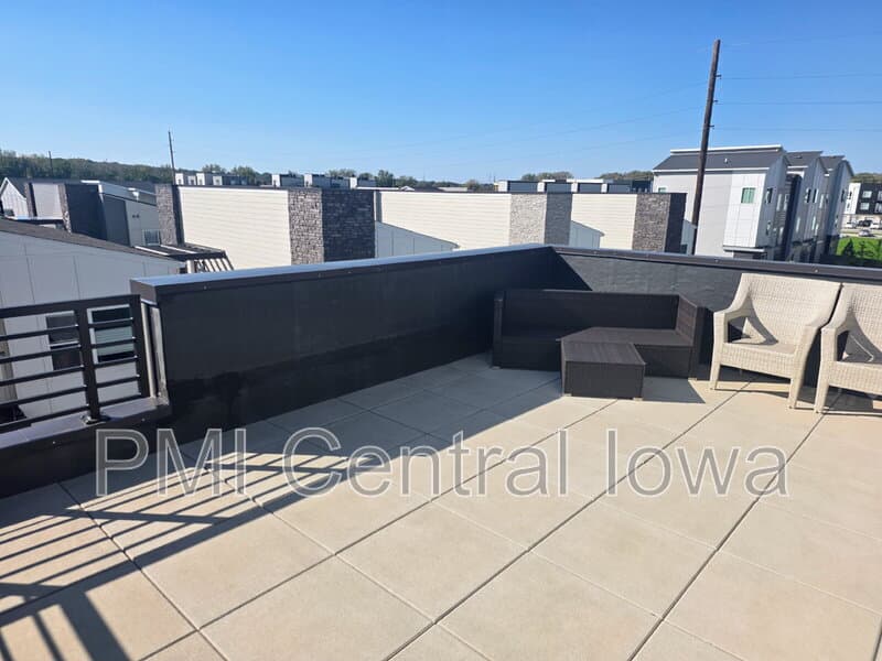 Des Moines Townhome: 423 SW 12th St