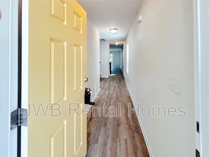 Jacksonville House: 8604 Dandy Ave
