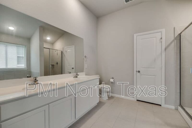 Celina House: 4544 Hemingway Ave
