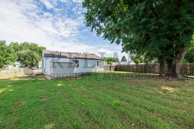 Haysville House: 301 Lamar Court