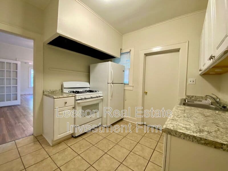 Shreveport House: 823 Linden St