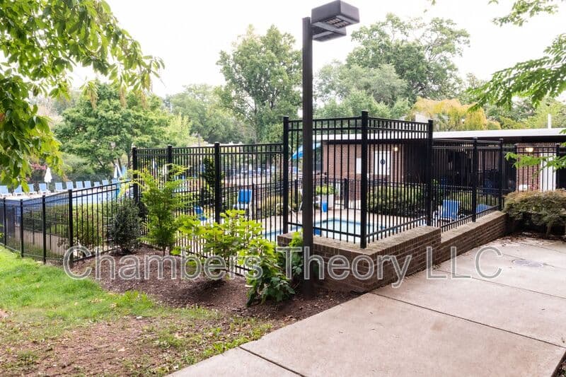 Reston House: 11475 Washington Plz W