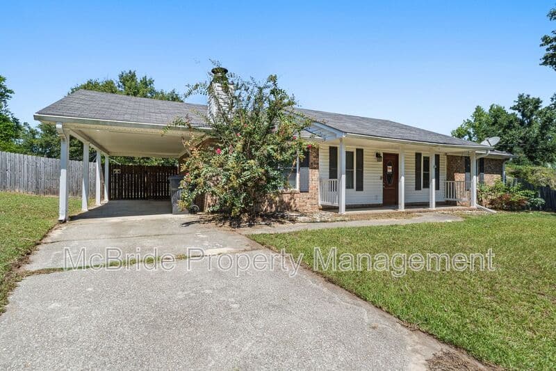 Augusta House: 4009 Royal Oaks Court