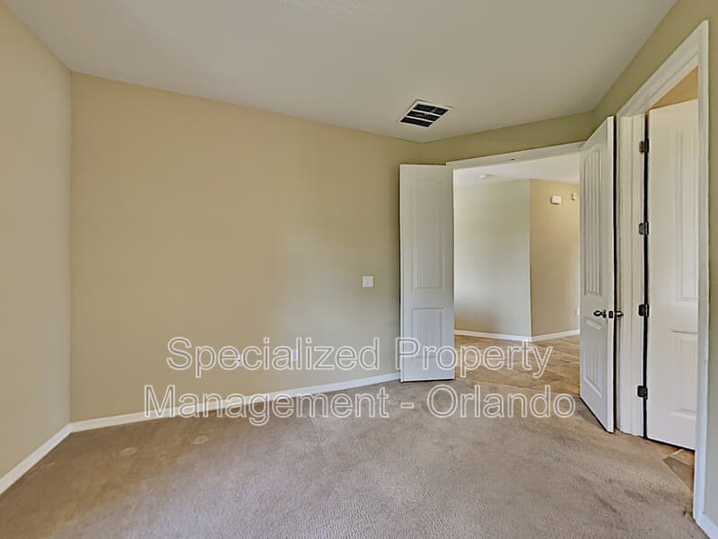 Windermere House: 12986 Holdenbury Ln