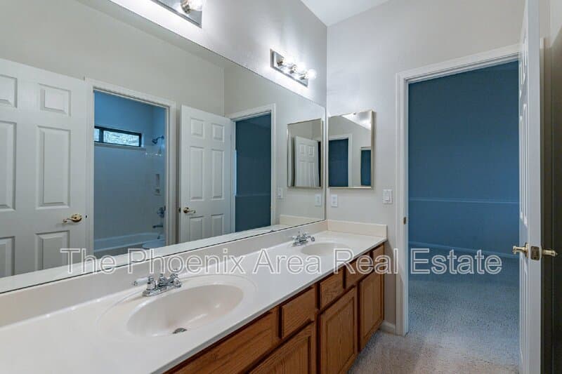 Mesa House: 4133 E Elmwood St