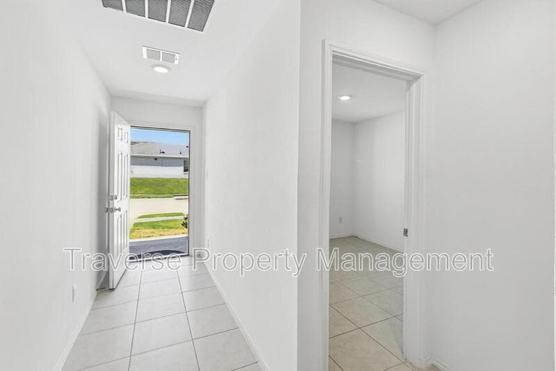 Azle House: 1380 Beach Dr