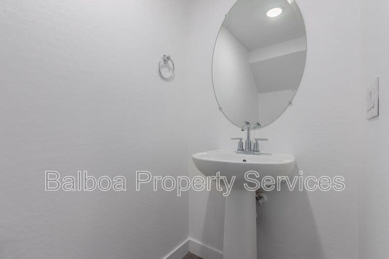 Mesa Townhome: 1318 S 105th Pl