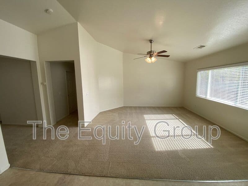 Visalia House: 1025 West Reese Ct