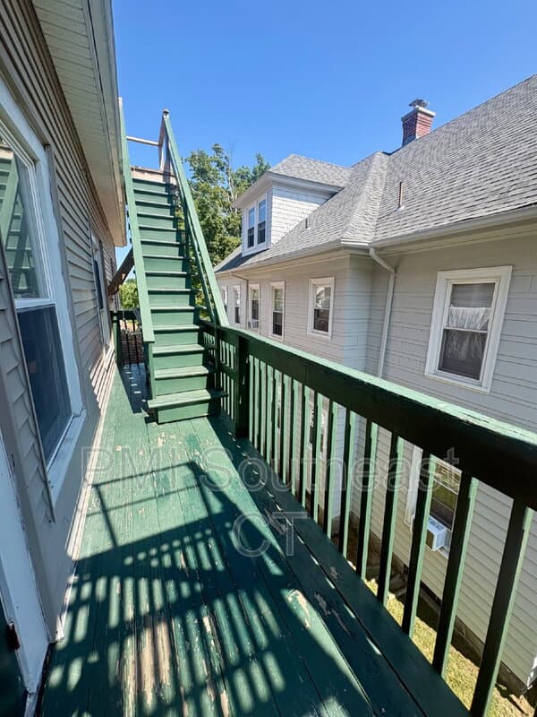 New London Condo: 285 Montauk Avenue