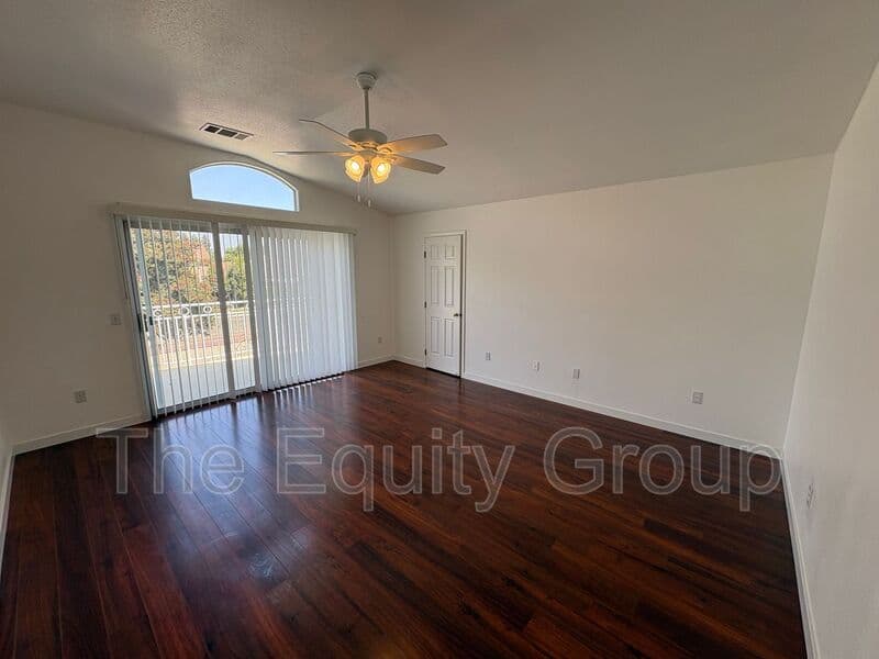 Visalia House: 5730 West Monte Verde Ct