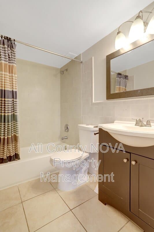 Alexandria Condo: 4 S Van Dorn St